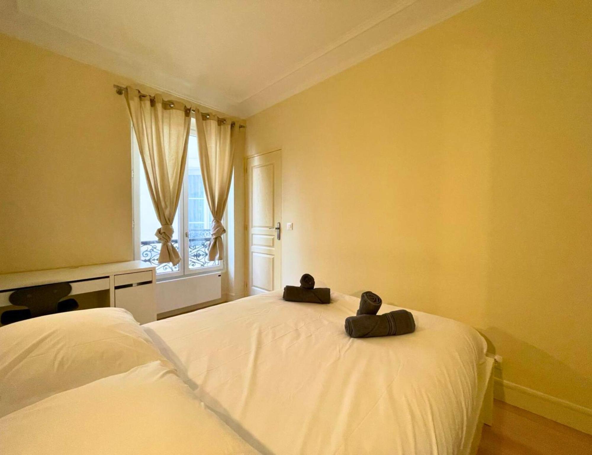 Chambre Lit Double Et Salon Avec Canape-Lit A 10 Minutes Des Champs Elysees París Exterior foto