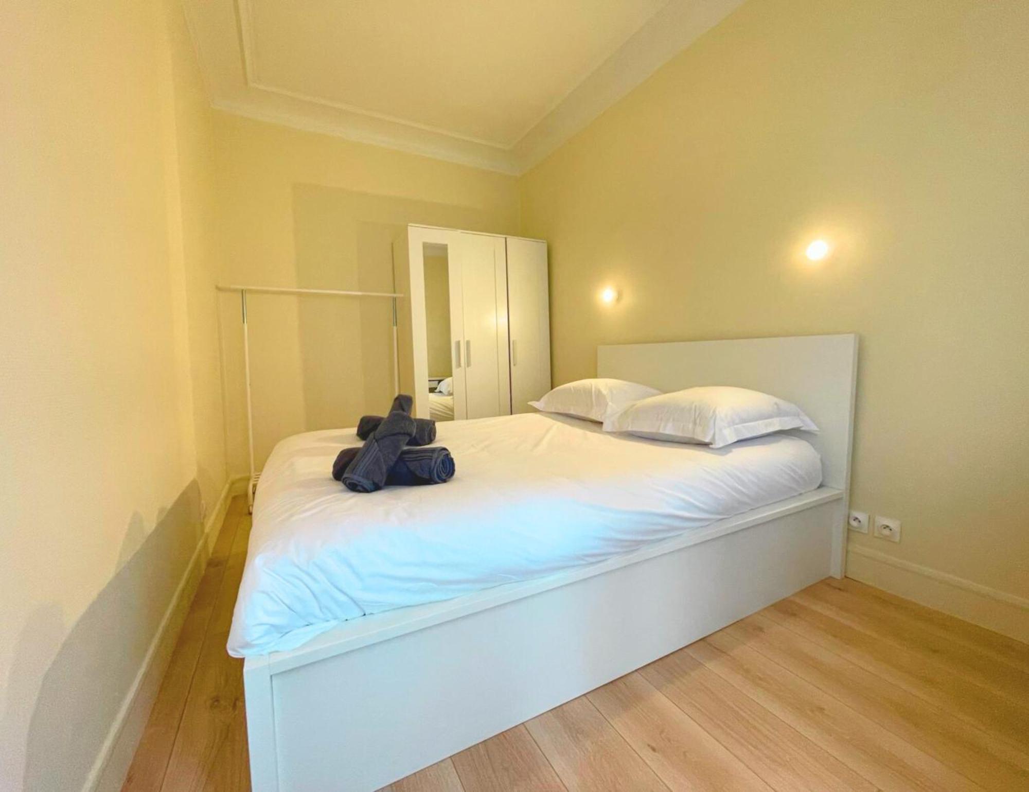 Chambre Lit Double Et Salon Avec Canape-Lit A 10 Minutes Des Champs Elysees París Exterior foto