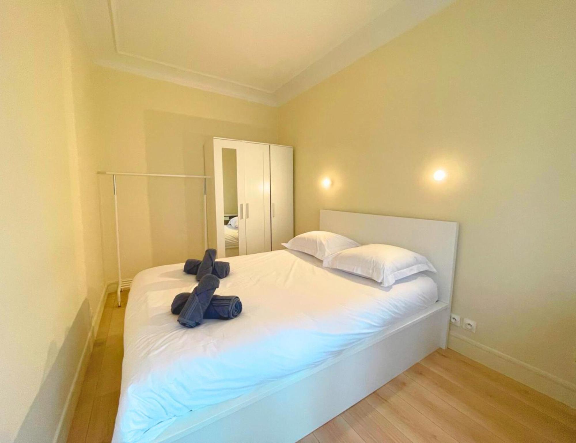 Chambre Lit Double Et Salon Avec Canape-Lit A 10 Minutes Des Champs Elysees París Exterior foto